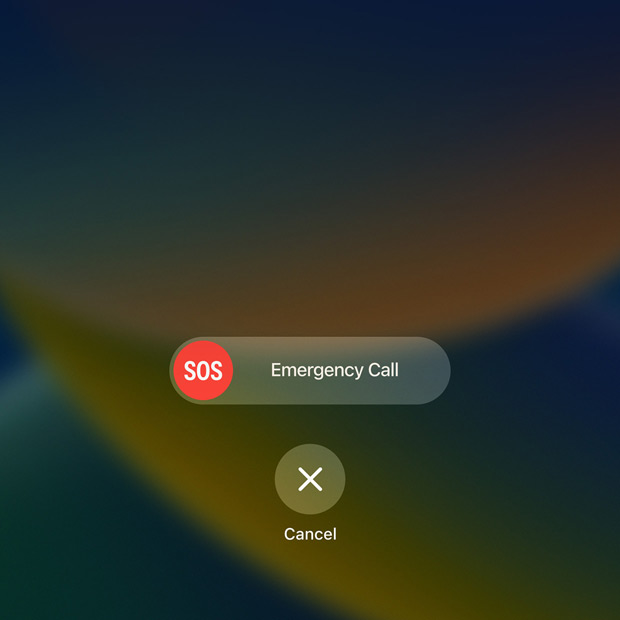La pantalla de un iPhone muestra una llamada de Emergencia SOS.