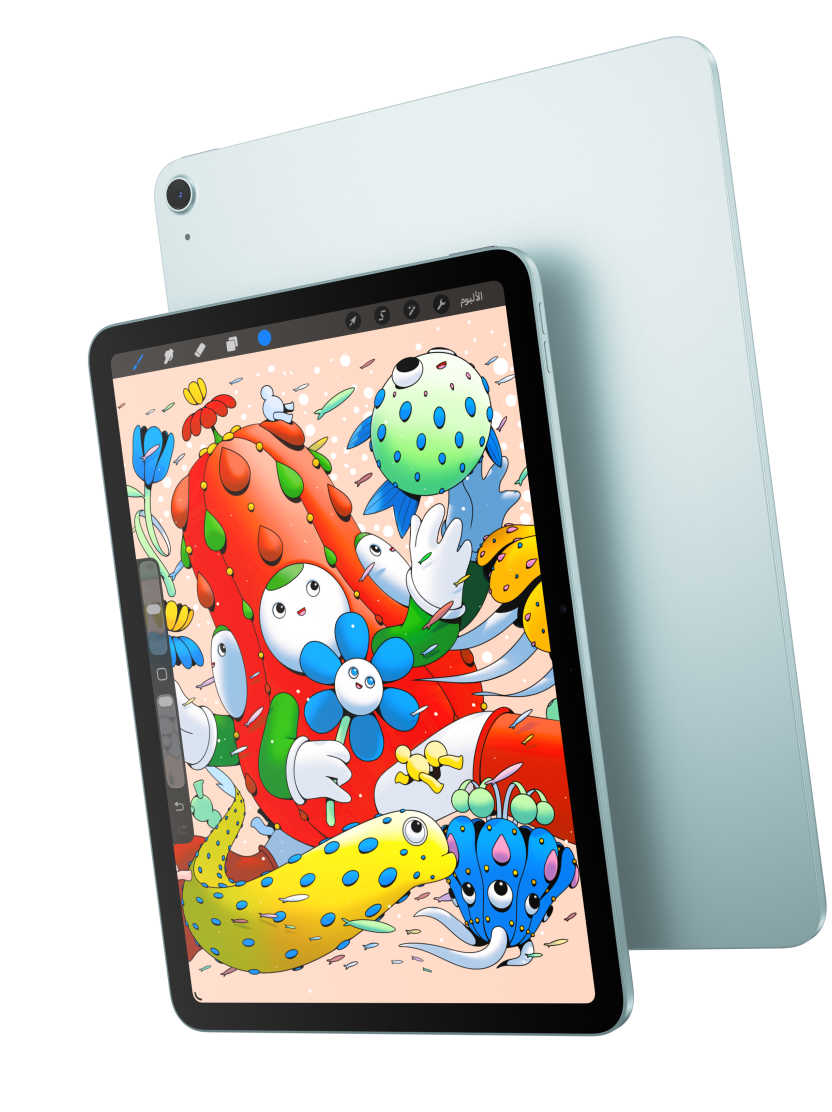 الجانب الأمامي الخارجي لجهاز iPad Air يُبرز موديل مقاس 11 إنش يعرض تطبيق Procreate ويتداخل مع الجانب الخلفي الخارجي لجهاز iPad Air لون أزرق