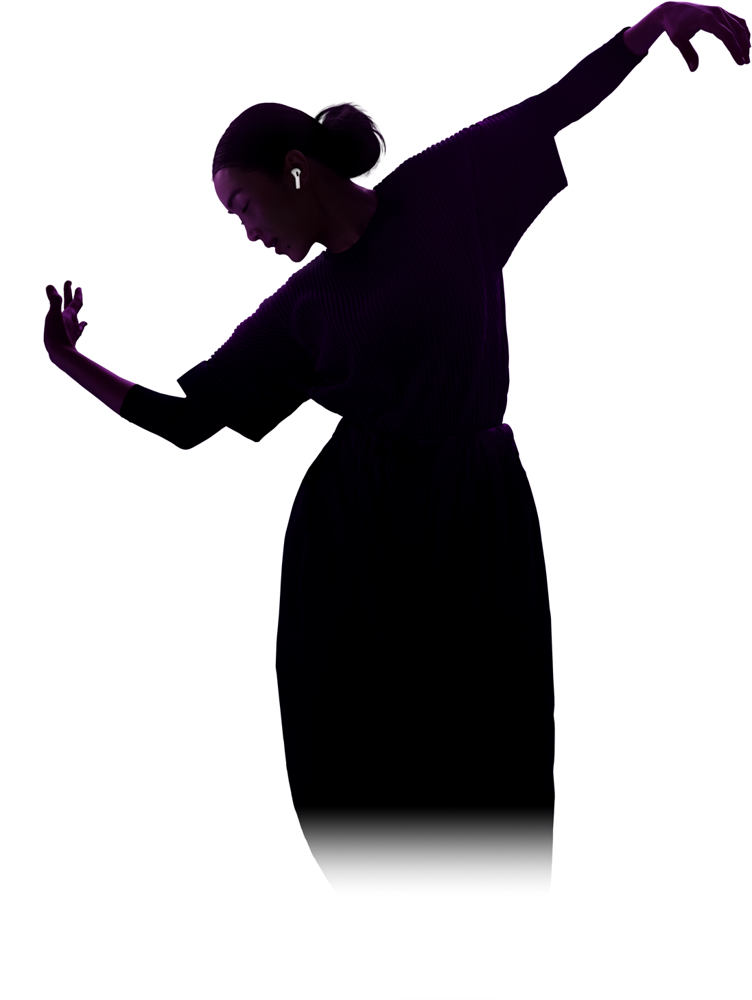 Une personne qui porte des AirPods 4 et danse
