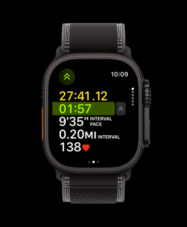 Apple Watch Ultra 3, boett i svart titan, löppass, nästa intervall