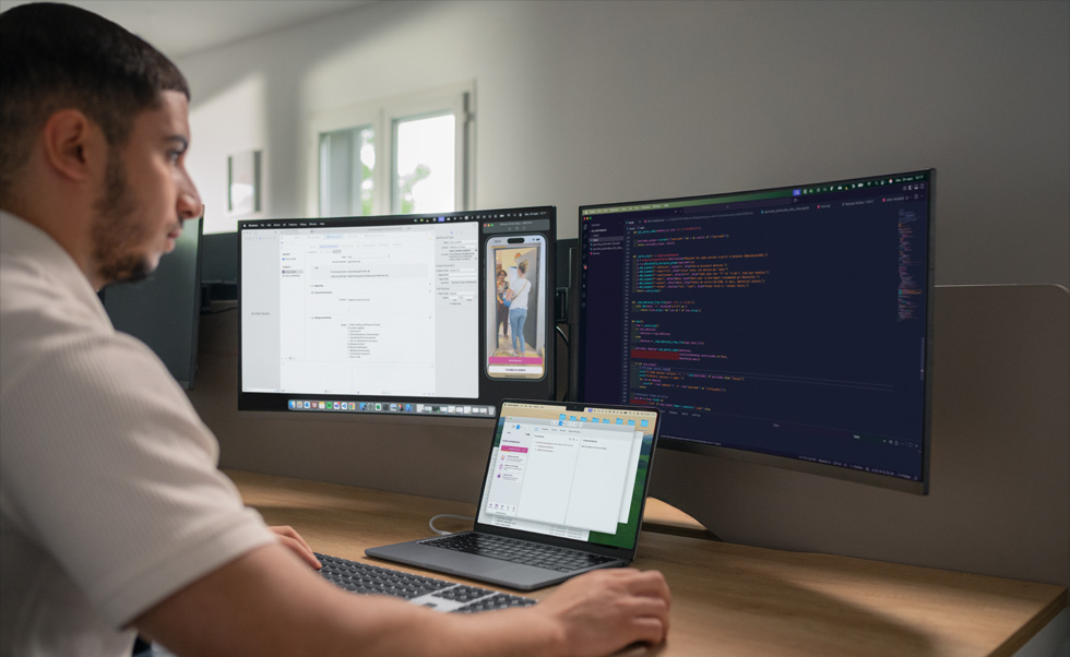 Il team di sviluppo usa Xcode su MacBook Pro per gestire le app personalizzate di Tut Tut