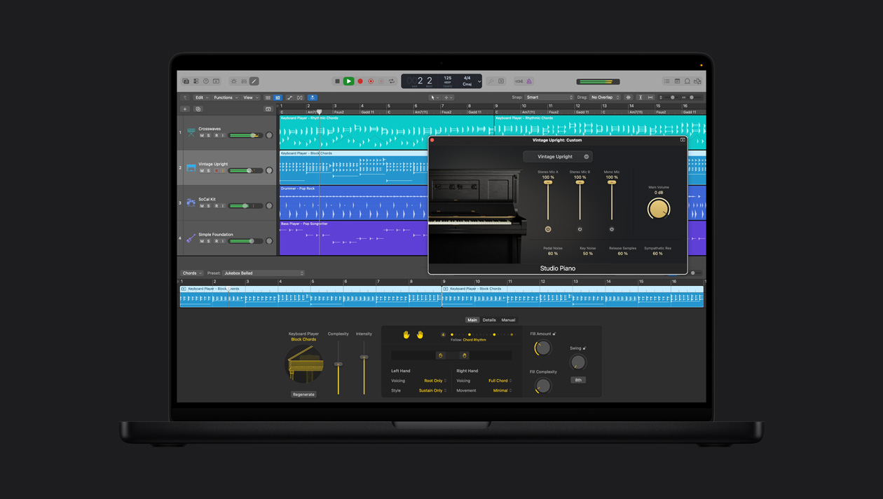 Écran d’un MacBook Pro 16 pouces montrant Synth Player, fenêtre Vintage Upright: Custom  ouverte avec commandes Piano de studio, à gauche se trouvent les rangées Crosswaves, Vintage Upright, SoCal Kit et Simple Foundation, en bas se trouvent les commandes Keyboard Player Accords rythmiques