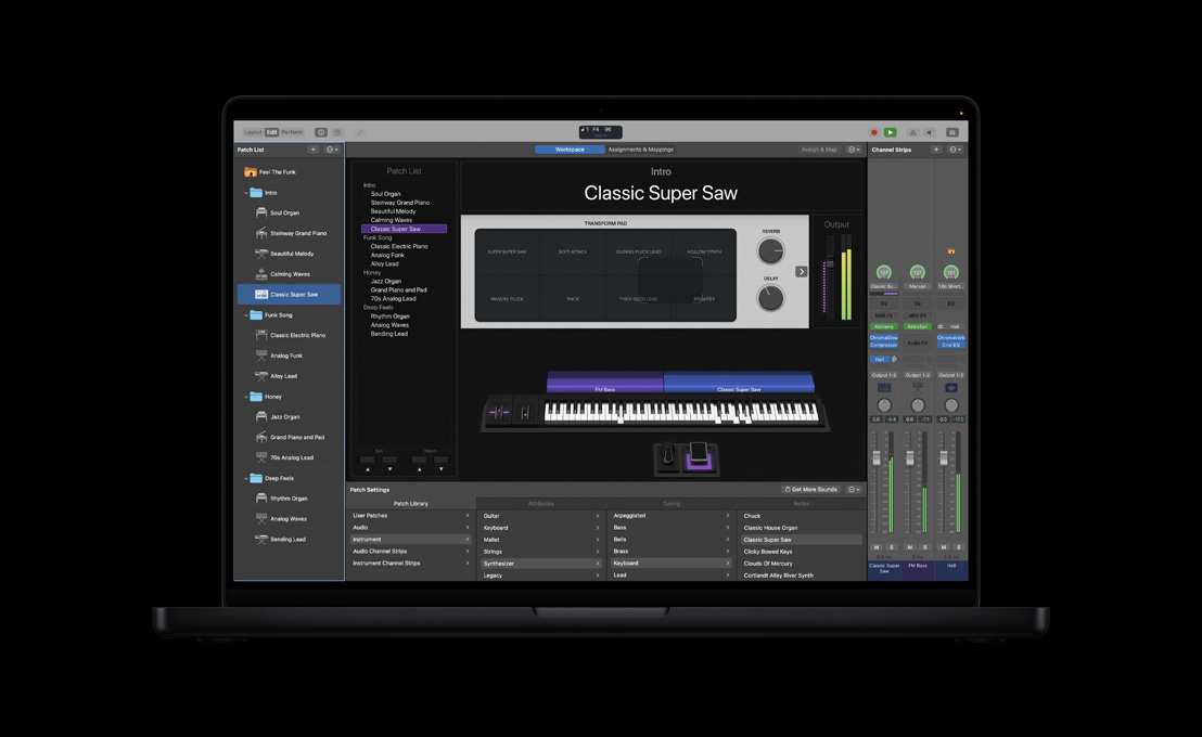 Écran d’un MacBook Pro 16 pouces montrant l’espace de travail MainStage et le Transform Pad, panneau gauche avec divers fichiers, fenêtre Réglages de patch avec bibliothèque de sons en bas, tranches de console et commandes à droite